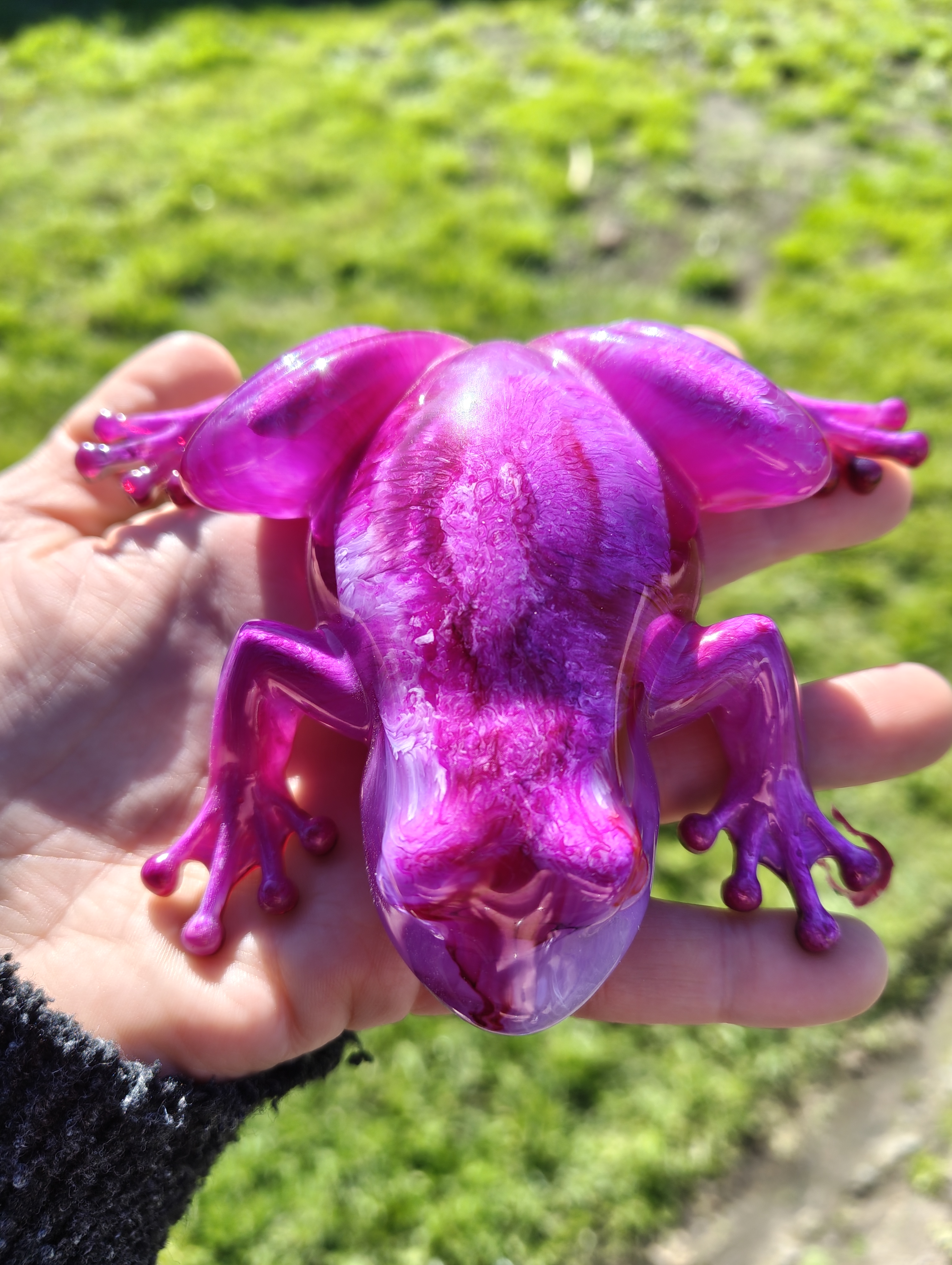 "Glamour Toad" Electric Pink Resin Frog