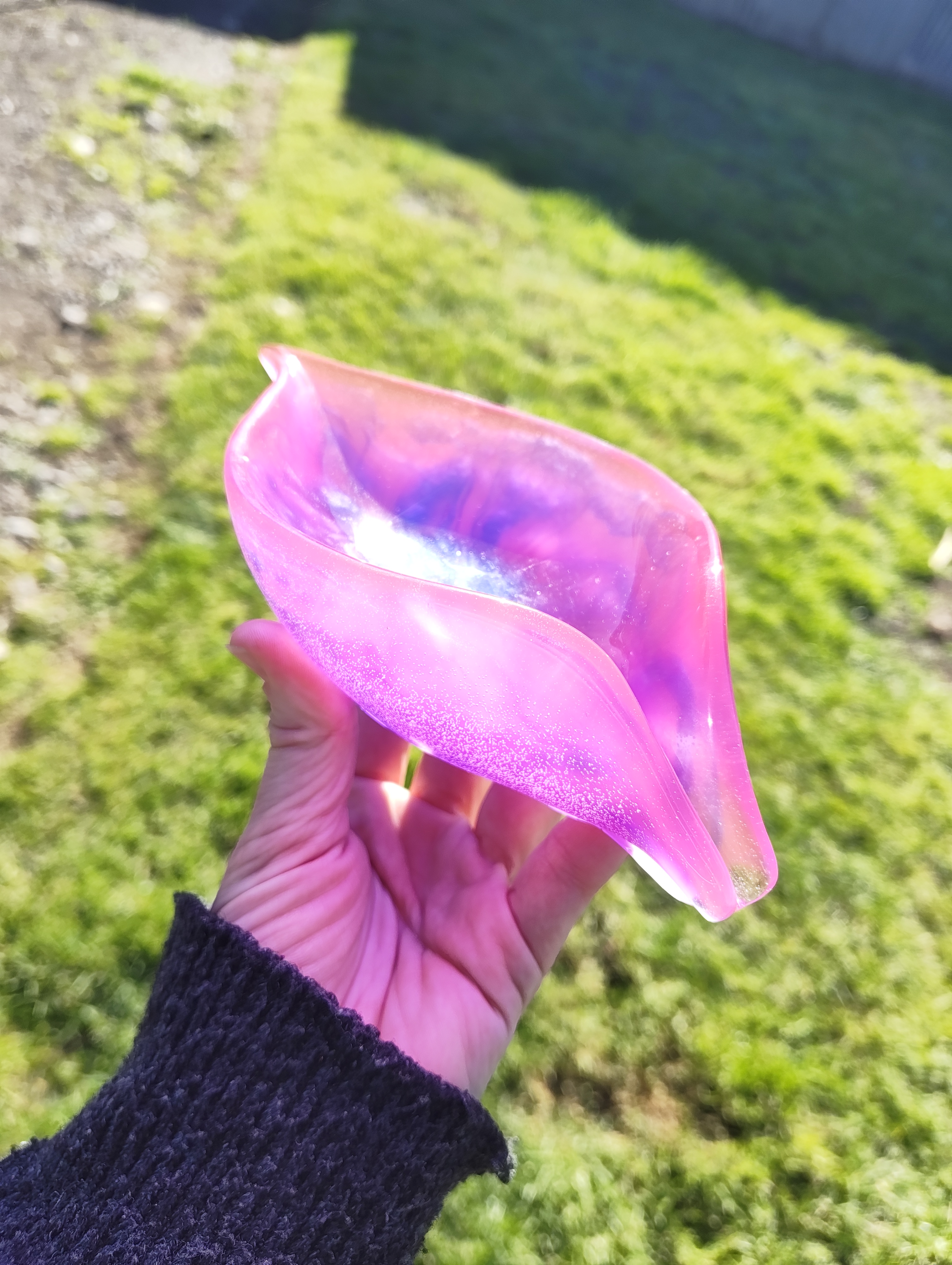 "Cosmic Sunset" Neon Pink & Cobalt Resin Soap Throne