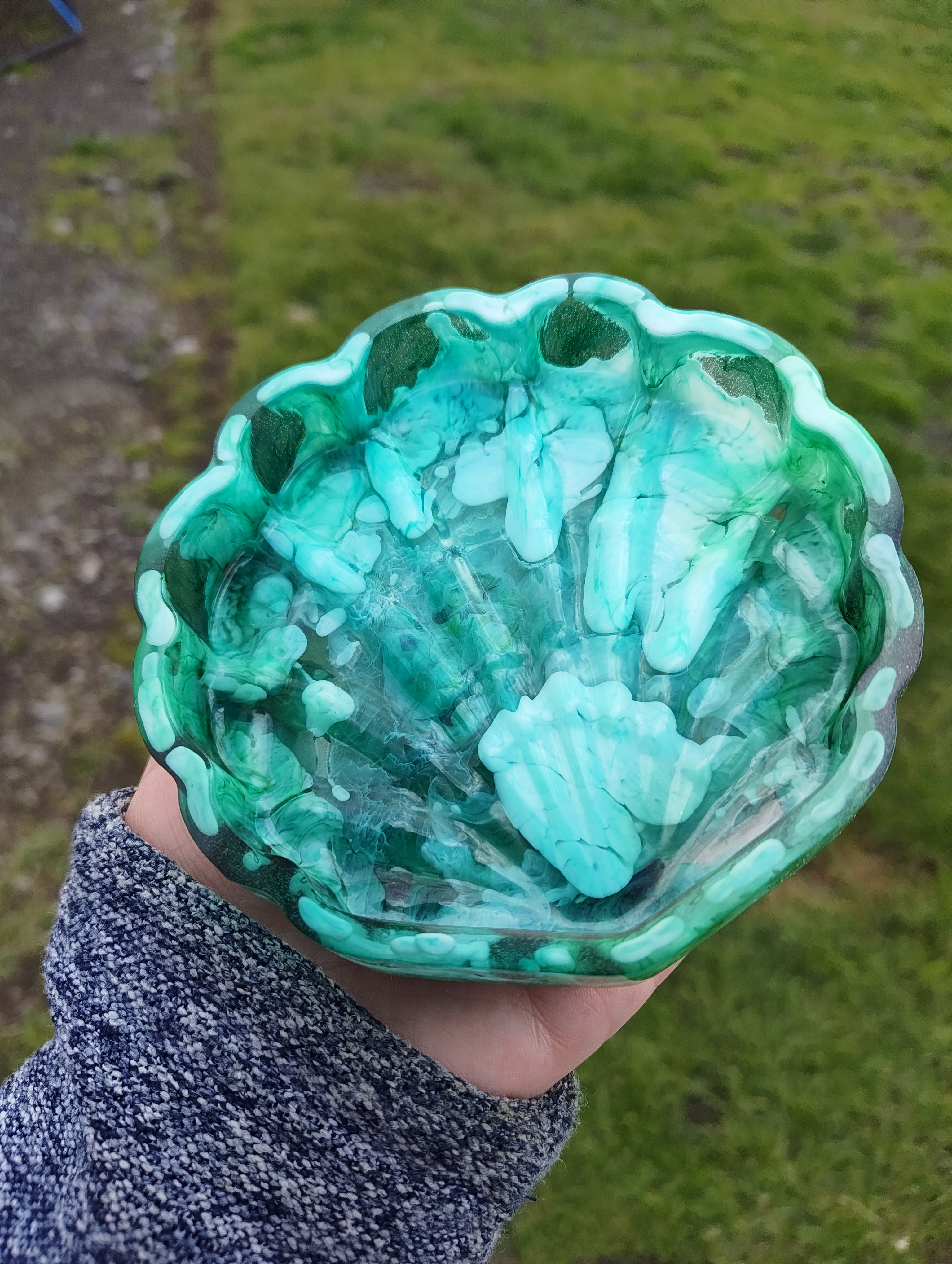 "Siren's Shell" Emerald Seafoam Resin Clam Soap Throne
