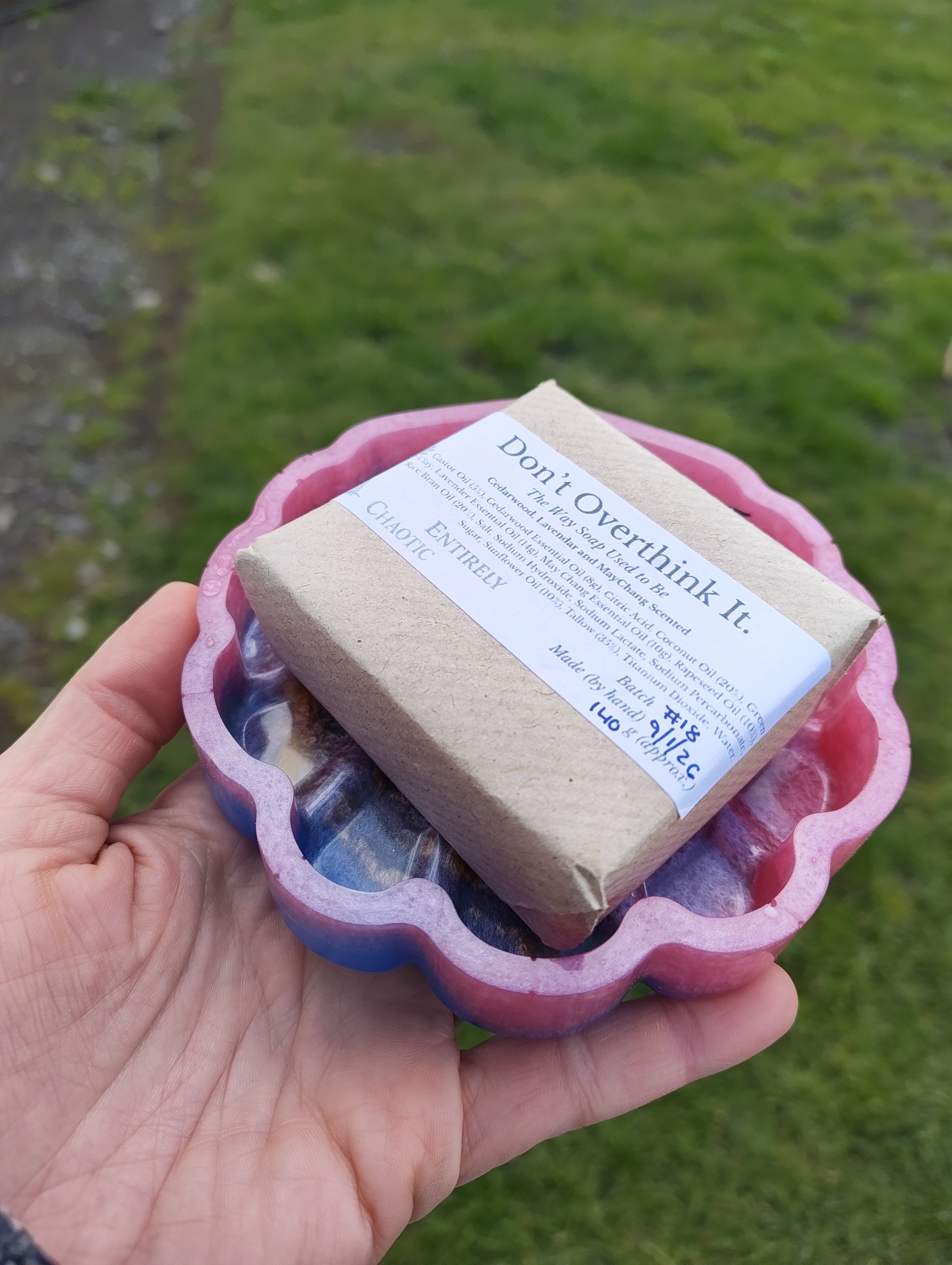 "Mermaid's Treasure" Pink & Gold Resin Clam Soap Throne
