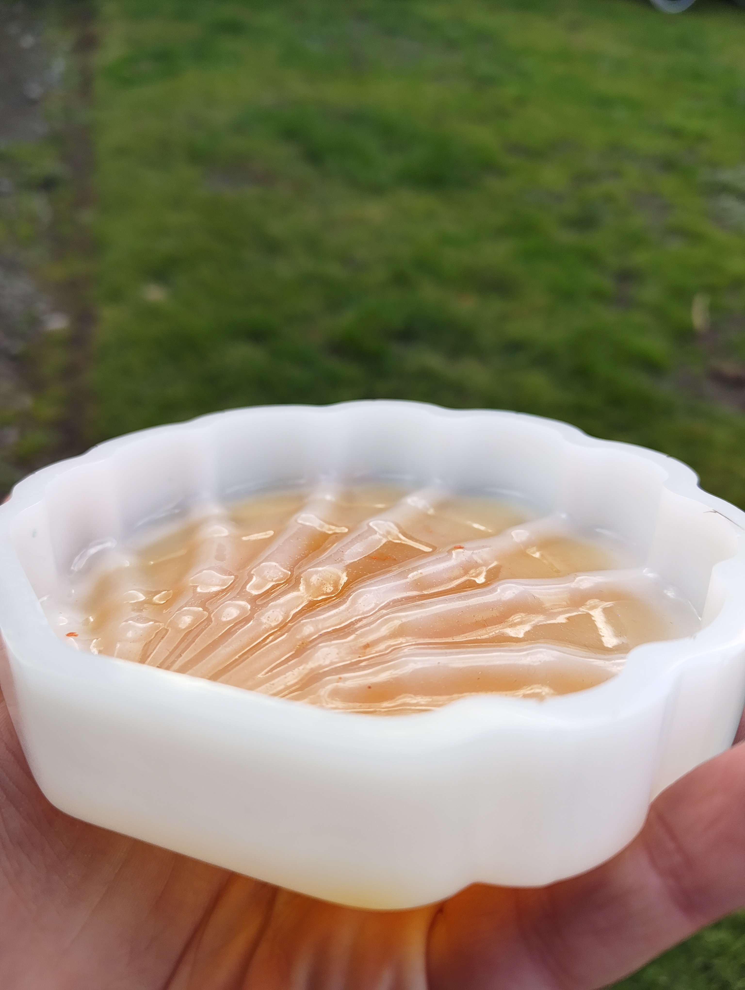 "Honey & Milk" Amber & Opaque White Resin Clam Soap Throne