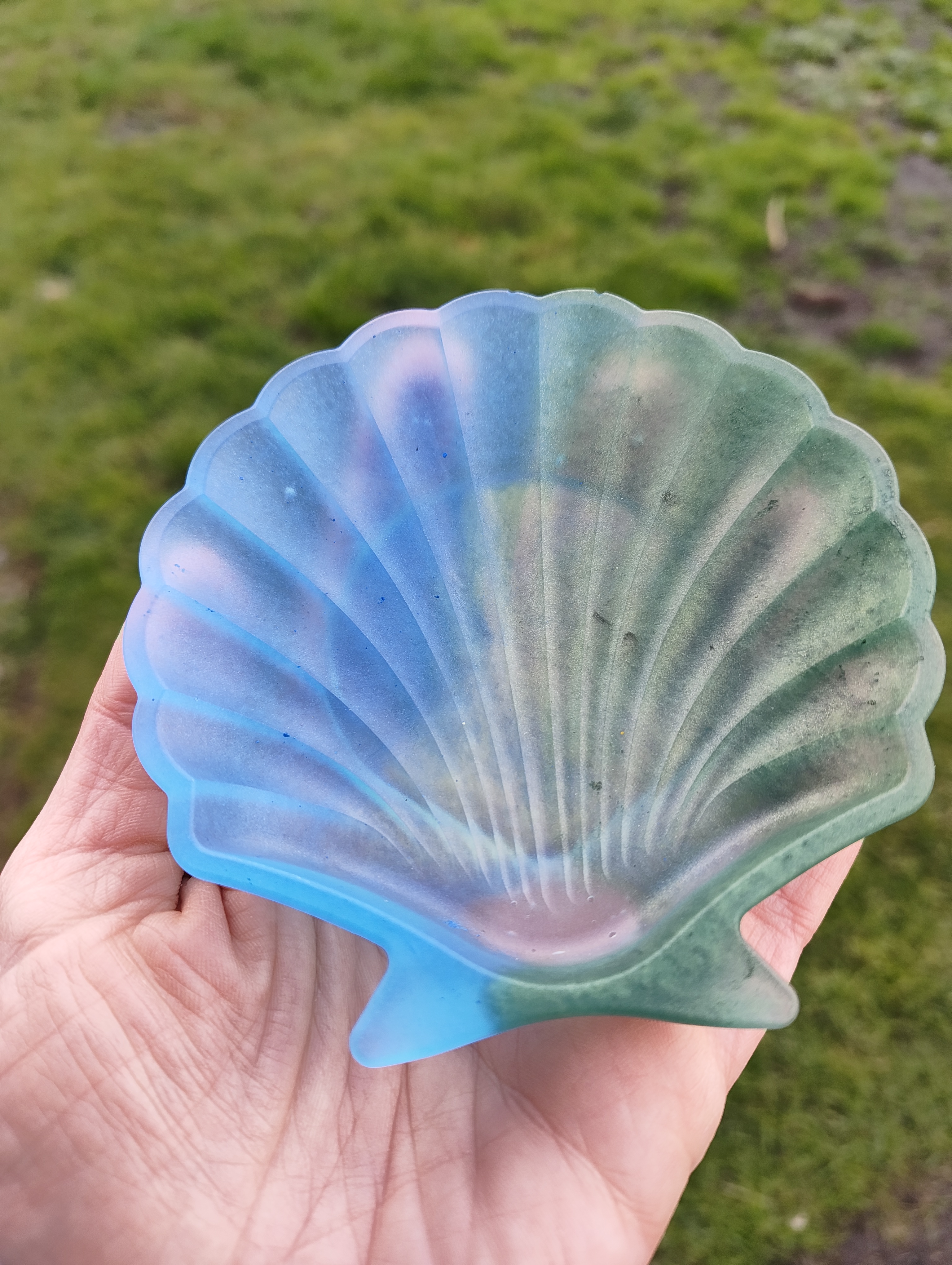 "Sea Glass" Ocean Blue & Green Frosted Resin Clam Dish