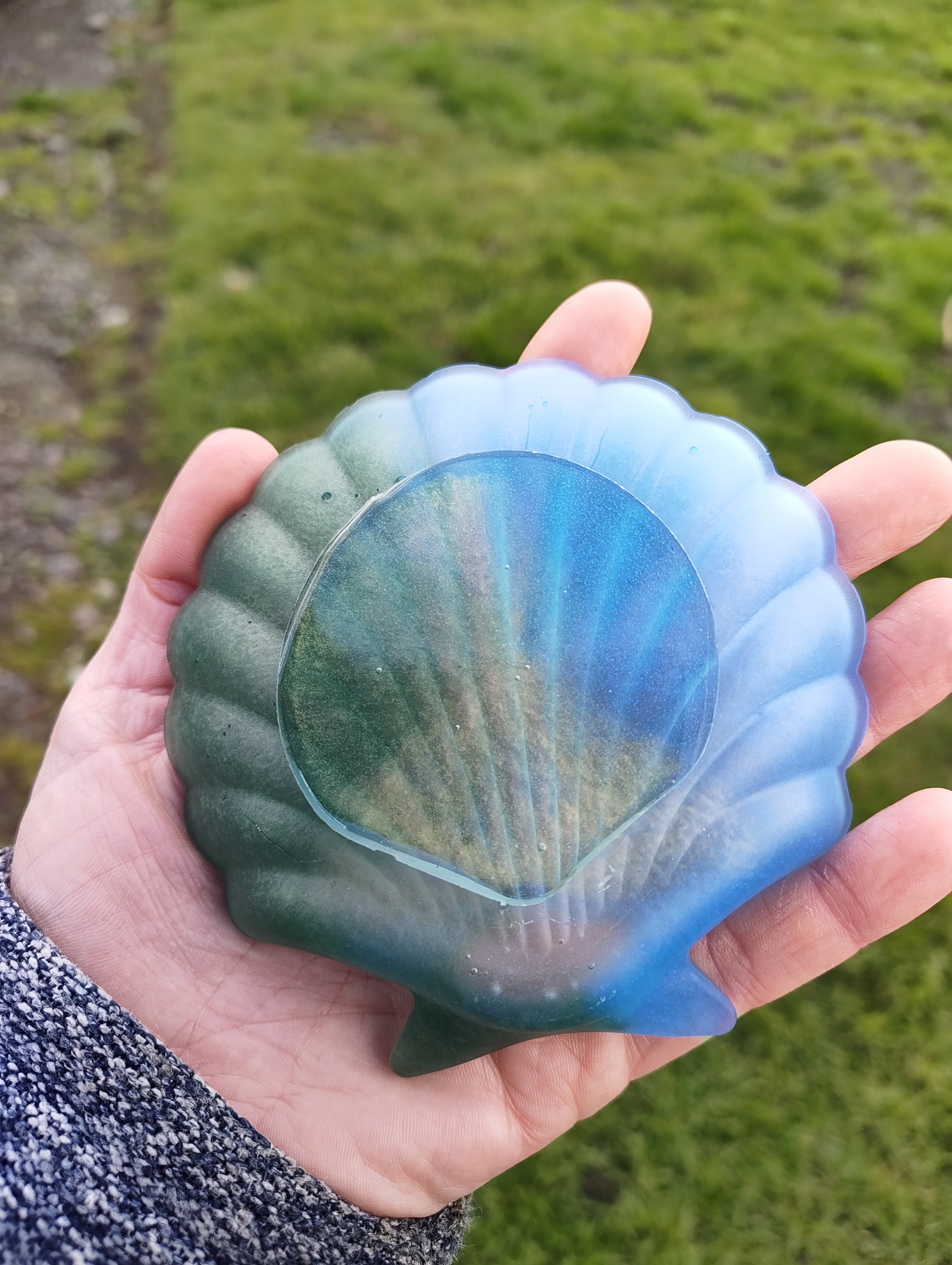 "Sea Glass" Ocean Blue & Green Frosted Resin Clam Dish