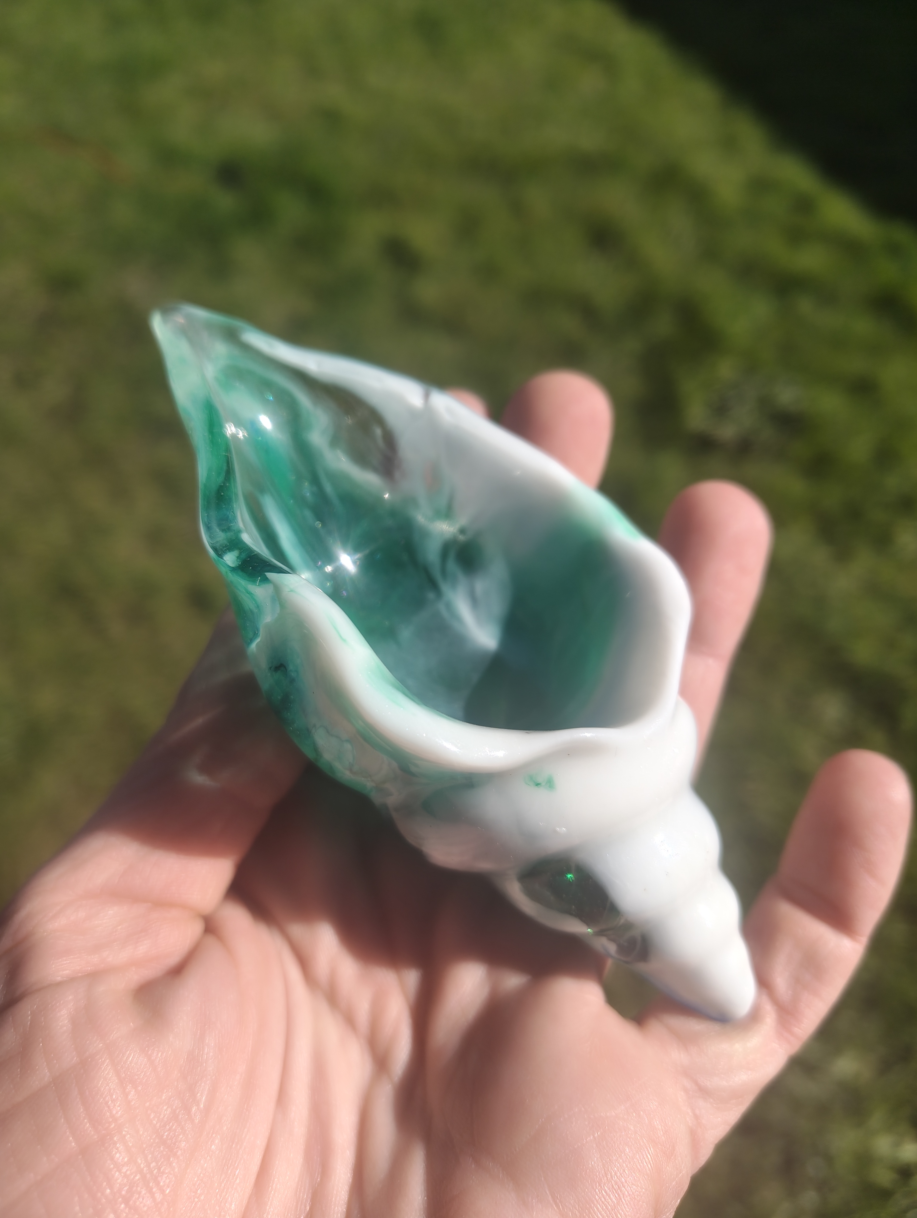 "Jade Porcelain" Emerald & White Swirl Resin Conch Shell Dish