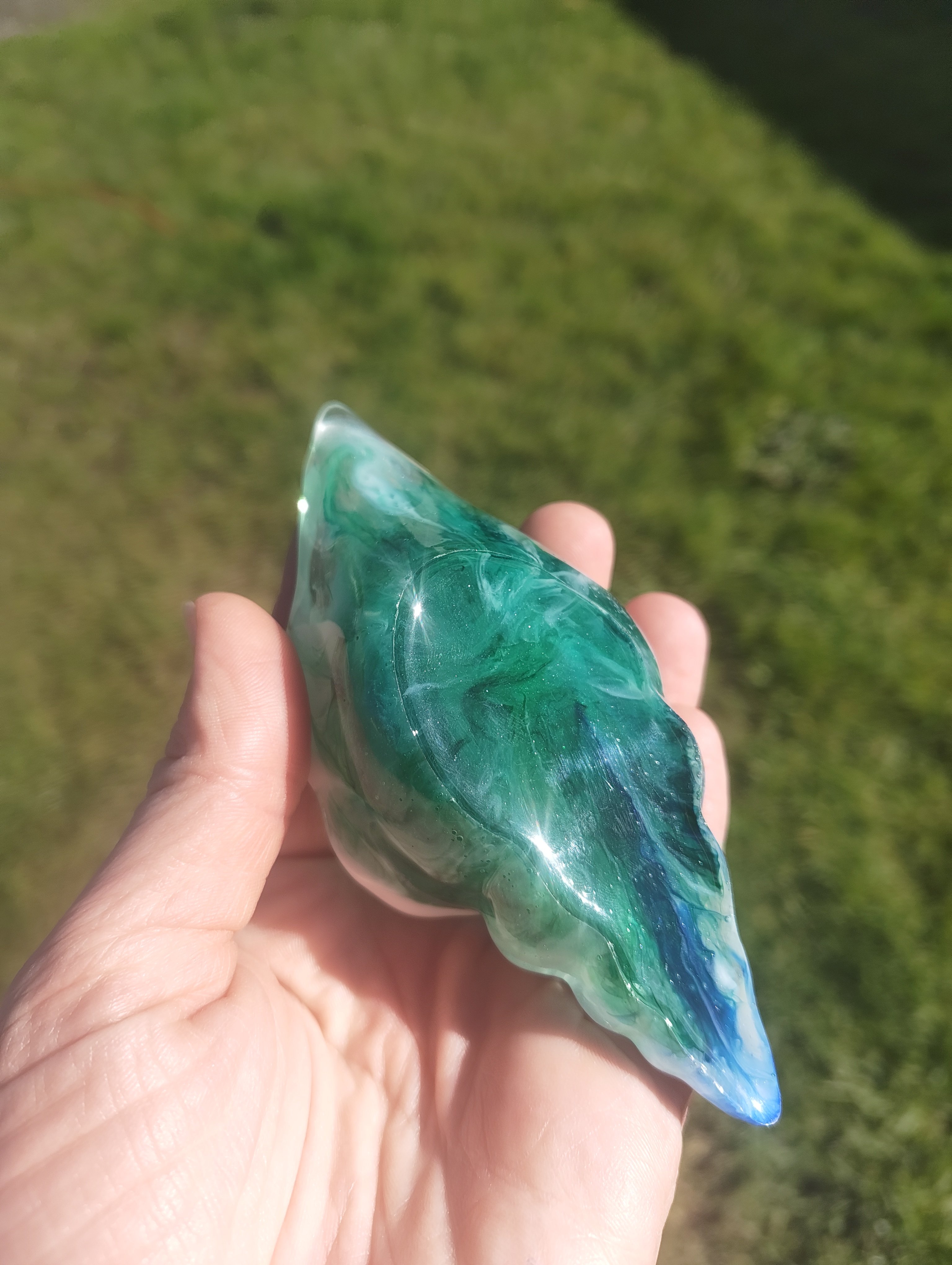 "Jade Porcelain" Emerald & White Swirl Resin Conch Shell Dish