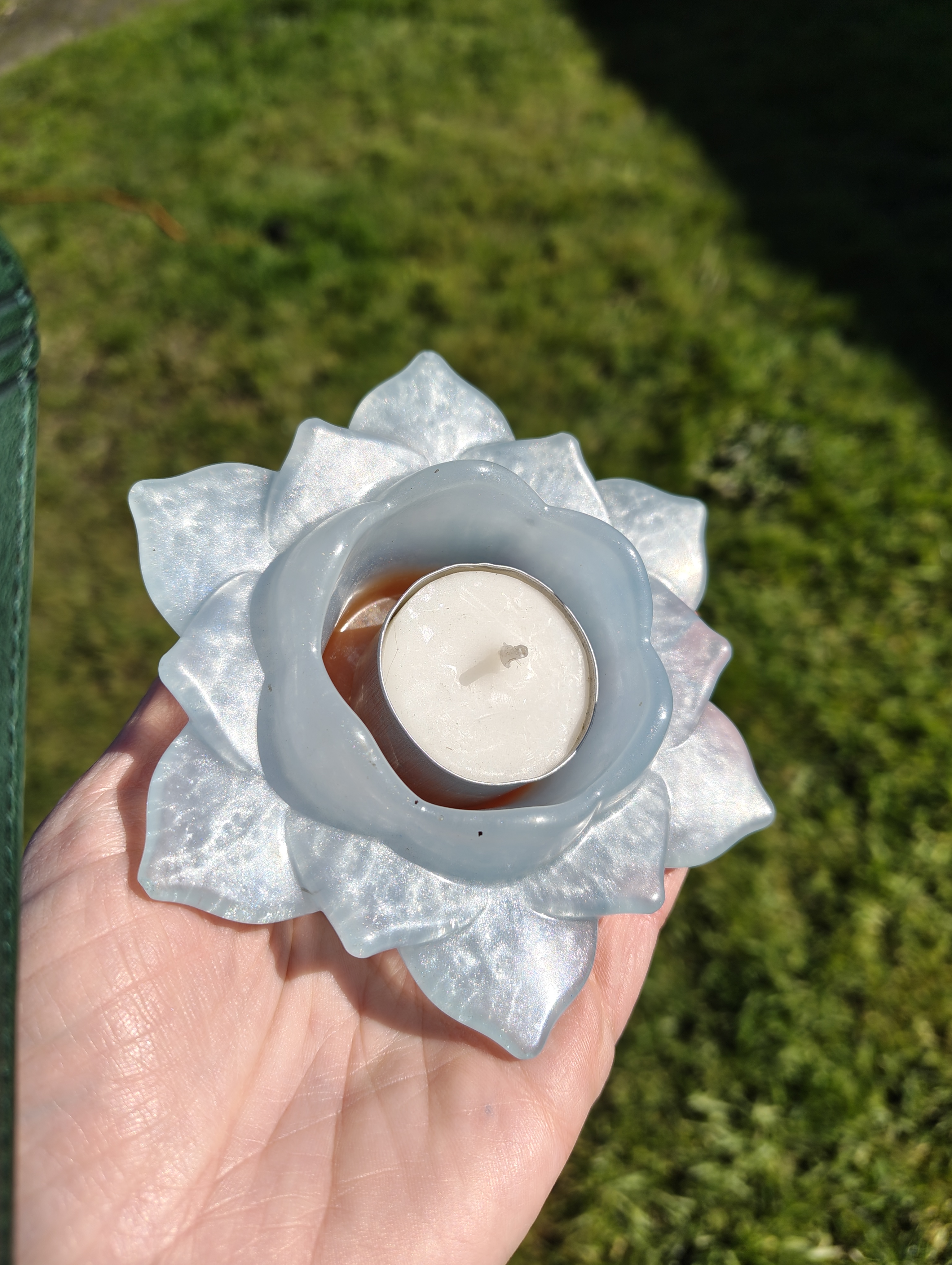 "Icy Pearl" Shimmering Light Blue Resin Lotus Candle Holder