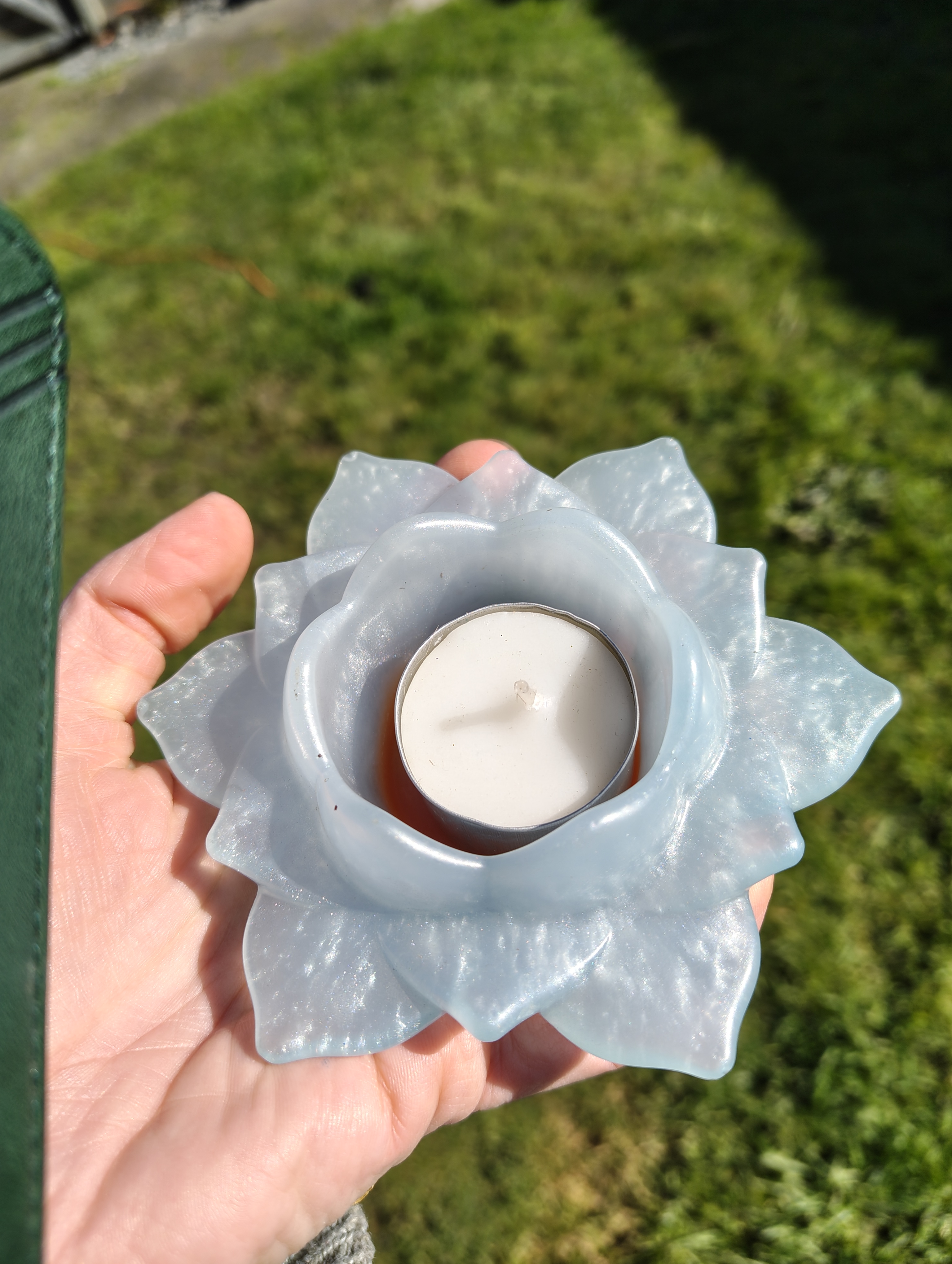 "Icy Pearl" Shimmering Light Blue Resin Lotus Candle Holder
