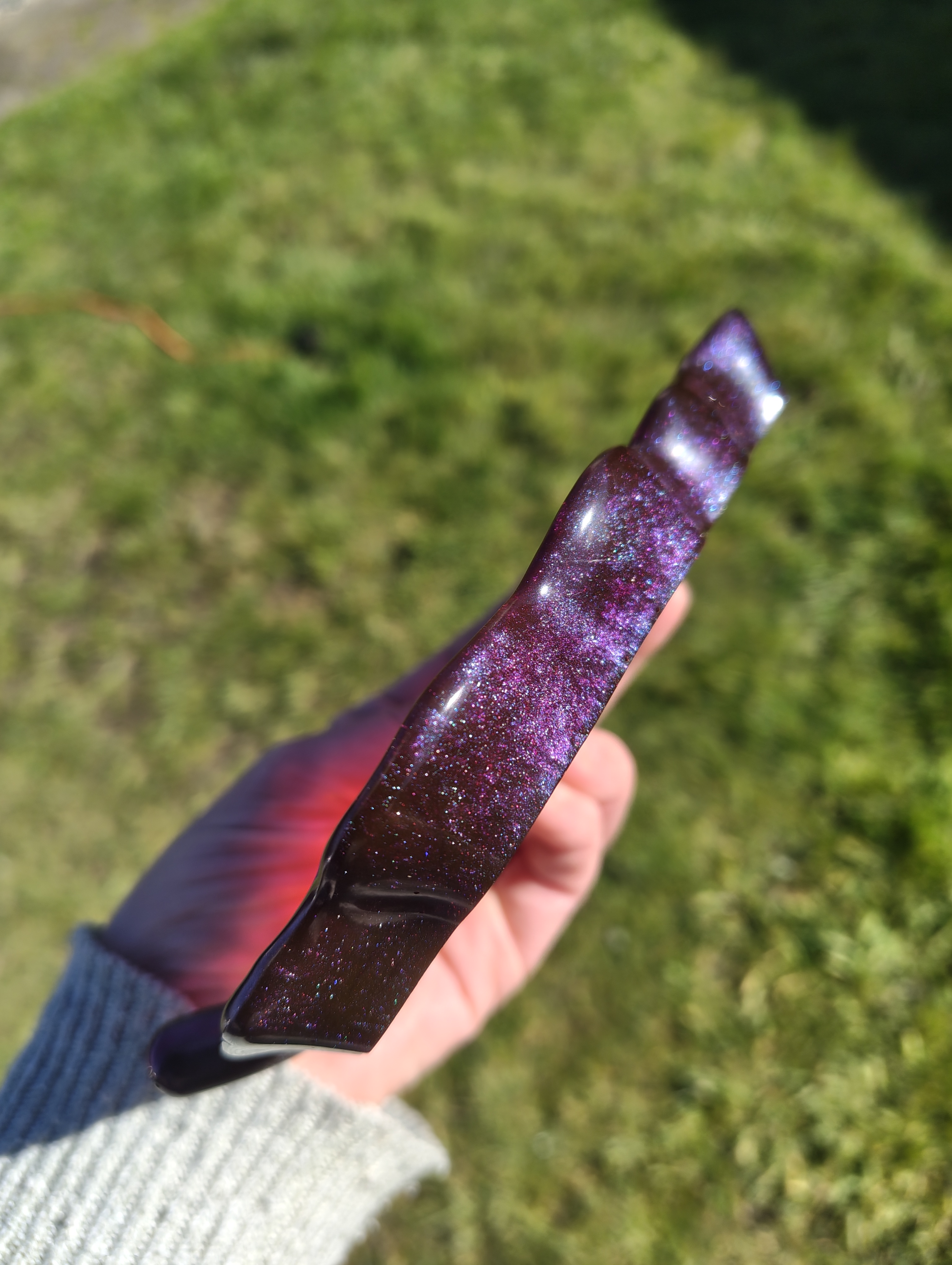 Crimson Twilight" Ruby Red & Shimmering Purple Resin Wide-Leaf Soap Throne